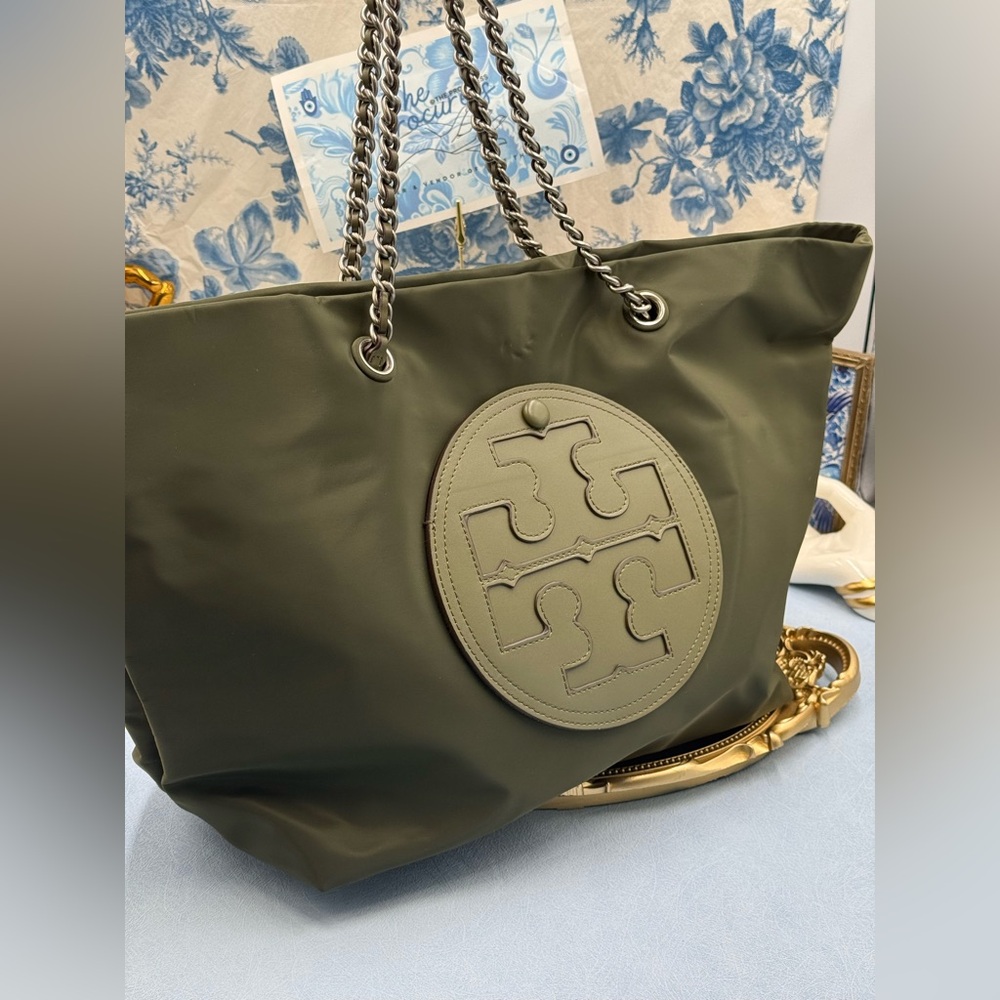 🆕 TORY BURCH 🧿 NWOT Ella Chain Tote, Olive Green - AUTHENTICATED - Picture 3 of 14